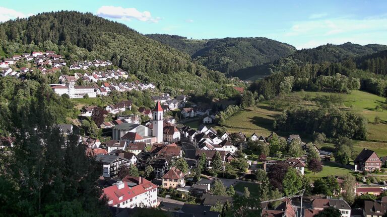 Dieses Bild zeigt eine Webcam-Aufnahme von Ottenhöfen, aufgenommen am Samstag, den 13.06.2026 um 19:40 Uhr