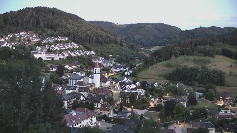 Dieses Bild zeigt eine Webcam-Aufnahme von Ottenhöfen, aufgenommen am Dienstag, den 07.07.2026 um 22:00 Uhr