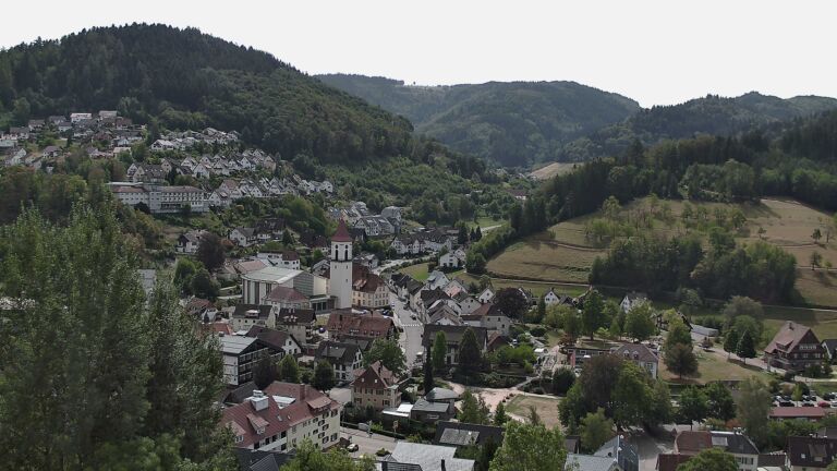 Dieses Bild zeigt eine Webcam-Aufnahme von Ottenhöfen, aufgenommen am Donnerstag, den 27.08.2026 um 12:30 Uhr