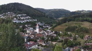 Dieses Bild zeigt eine Webcam-Aufnahme von Ottenhöfen, aufgenommen am Montag, den 31.08.2026 um 08:10 Uhr