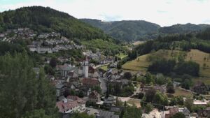 Dieses Bild zeigt eine Webcam-Aufnahme von Ottenhöfen, aufgenommen am Freitag, den 17.07.2026 um 14:10 Uhr