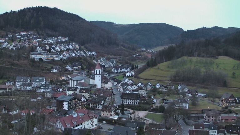 Dieses Bild zeigt eine Webcam-Aufnahme von Ottenhöfen, aufgenommen am Freitag, den 13.02.2026 um 17:50 Uhr