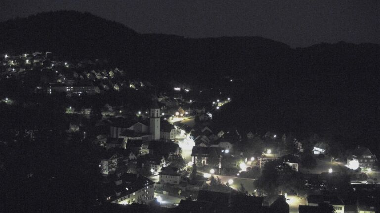 Dieses Bild zeigt eine Webcam-Aufnahme von Ottenhöfen, aufgenommen am Dienstag, den 26.05.2026 um 04:00 Uhr