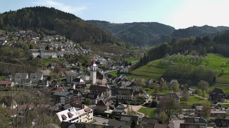 Dieses Bild zeigt eine Webcam-Aufnahme von Ottenhöfen, aufgenommen am Samstag, den 11.04.2026 um 15:20 Uhr