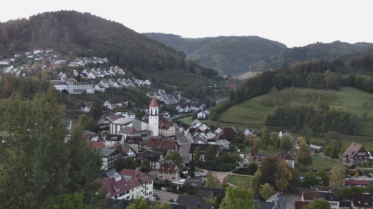 Dieses Bild zeigt eine Webcam-Aufnahme von Ottenhöfen, aufgenommen am Donnerstag, den 15.10.2026 um 08:00 Uhr
