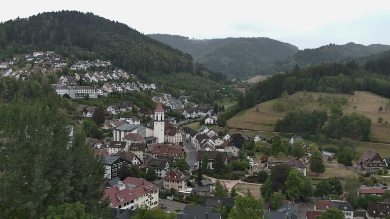 Dieses Bild zeigt eine Webcam-Aufnahme von Ottenhöfen, aufgenommen am Dienstag, den 25.08.2026 um 09:30 Uhr