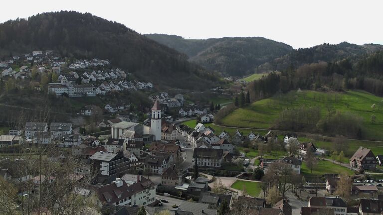 Dieses Bild zeigt eine Webcam-Aufnahme von Ottenhöfen, aufgenommen am Montag, den 06.04.2026 um 10:00 Uhr