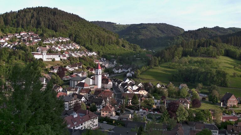 Dieses Bild zeigt eine Webcam-Aufnahme von Ottenhöfen, aufgenommen am Samstag, den 09.05.2026 um 19:50 Uhr