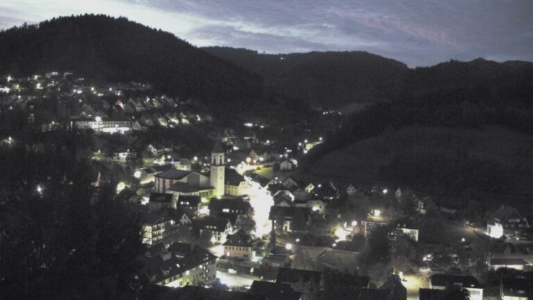 Dieses Bild zeigt eine Webcam-Aufnahme von Ottenhöfen, aufgenommen am Freitag, den 16.10.2026 um 07:00 Uhr