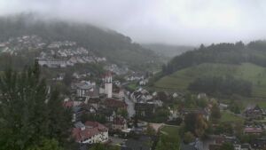 Dieses Bild zeigt eine Webcam-Aufnahme von Ottenhöfen, aufgenommen am Samstag, den 17.10.2026 um 13:50 Uhr