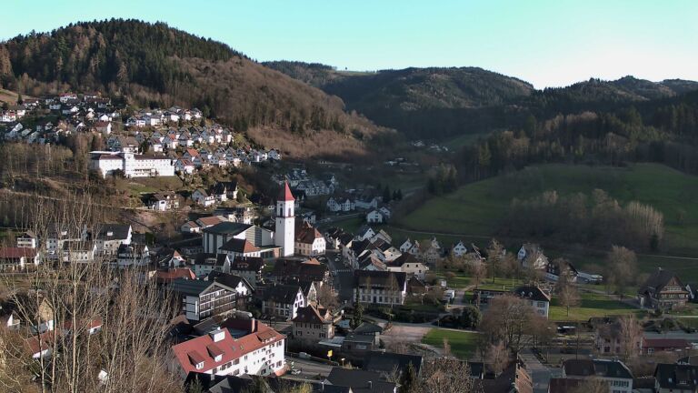 Dieses Bild zeigt eine Webcam-Aufnahme von Ottenhöfen, aufgenommen am Donnerstag, den 12.03.2026 um 17:30 Uhr