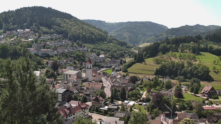 Dieses Bild zeigt eine Webcam-Aufnahme von Ottenhöfen, aufgenommen am Freitag, den 19.06.2026 um 11:50 Uhr