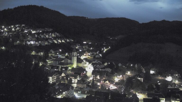 Dieses Bild zeigt eine Webcam-Aufnahme von Ottenhöfen, aufgenommen am Samstag, den 29.08.2026 um 21:00 Uhr