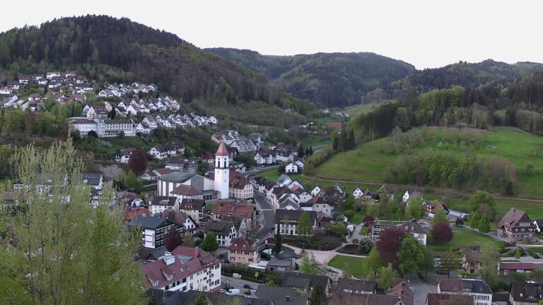 Dieses Bild zeigt eine Webcam-Aufnahme von Ottenhöfen, aufgenommen am Freitag, den 24.04.2026 um 06:30 Uhr