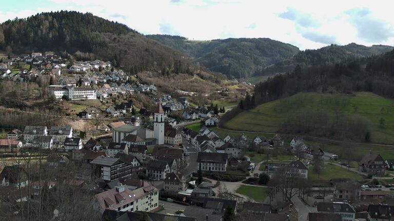 Dieses Bild zeigt eine Webcam-Aufnahme von Ottenhöfen, aufgenommen am Sonntag, den 01.03.2026 um 14:50 Uhr