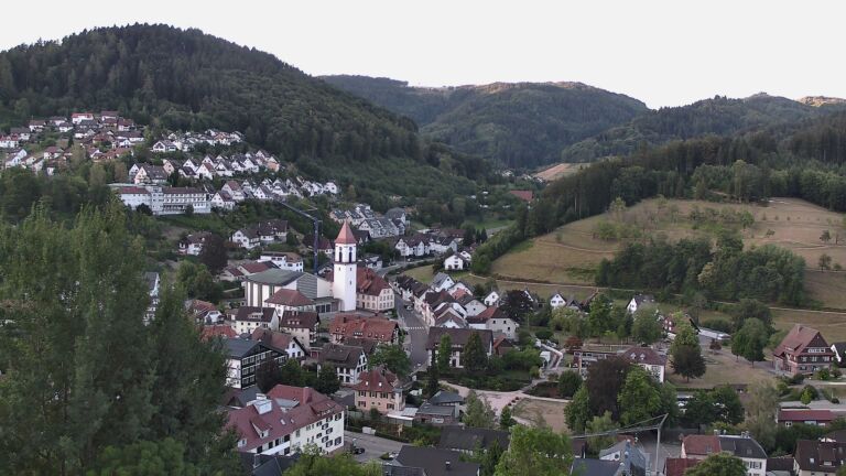 Dieses Bild zeigt eine Webcam-Aufnahme von Ottenhöfen, aufgenommen am Donnerstag, den 06.08.2026 um 06:40 Uhr