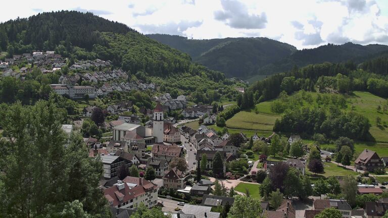 Dieses Bild zeigt eine Webcam-Aufnahme von Ottenhöfen, aufgenommen am Donnerstag, den 21.05.2026 um 12:10 Uhr