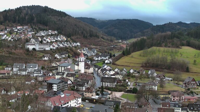 Dieses Bild zeigt eine Webcam-Aufnahme von Ottenhöfen, aufgenommen am Dienstag, den 17.02.2026 um 16:30 Uhr