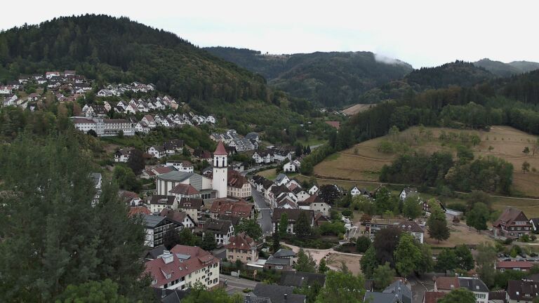 Dieses Bild zeigt eine Webcam-Aufnahme von Ottenhöfen, aufgenommen am Donnerstag, den 20.08.2026 um 15:10 Uhr
