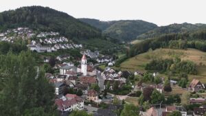 Dieses Bild zeigt eine Webcam-Aufnahme von Ottenhöfen, aufgenommen am Freitag, den 17.07.2026 um 06:50 Uhr