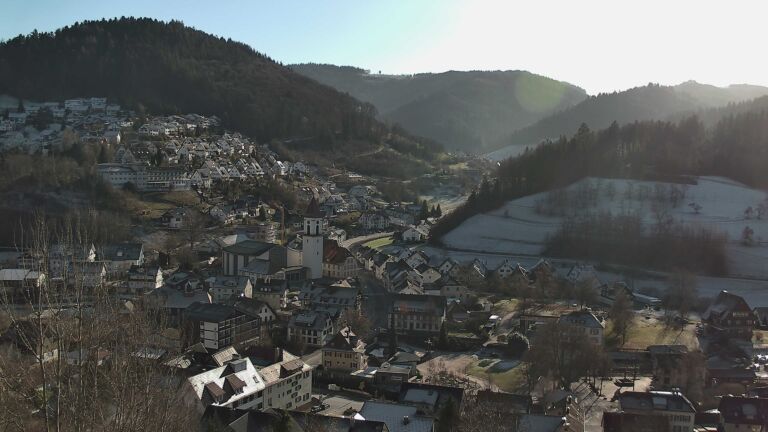 Dieses Bild zeigt eine Webcam-Aufnahme von Ottenhöfen, aufgenommen am Mittwoch, den 31.12.2025 um 13:10 Uhr