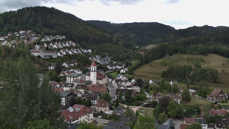 Dieses Bild zeigt eine Webcam-Aufnahme von Ottenhöfen, aufgenommen am Montag, den 31.08.2026 um 10:50 Uhr