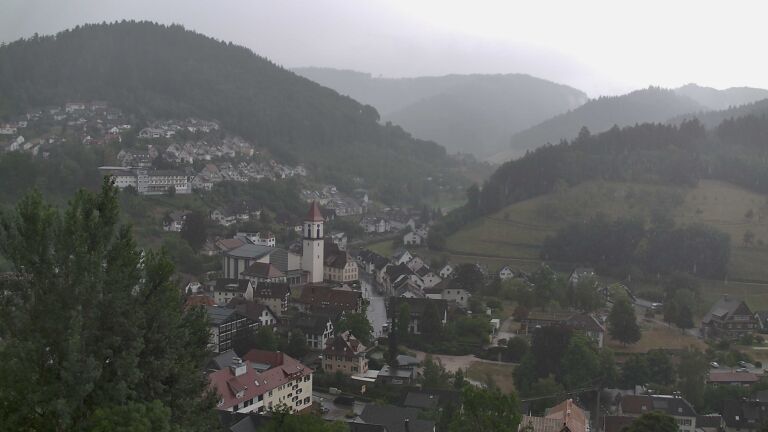Dieses Bild zeigt eine Webcam-Aufnahme von Ottenhöfen, aufgenommen am Freitag, den 17.07.2026 um 15:30 Uhr