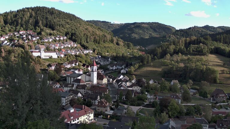 Dieses Bild zeigt eine Webcam-Aufnahme von Ottenhöfen, aufgenommen am Freitag, den 04.09.2026 um 18:40 Uhr