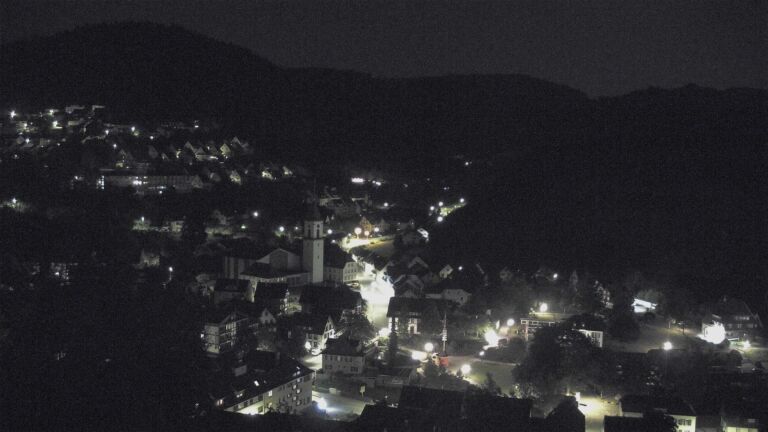 Dieses Bild zeigt eine Webcam-Aufnahme von Ottenhöfen, aufgenommen am Montag, den 25.05.2026 um 01:00 Uhr