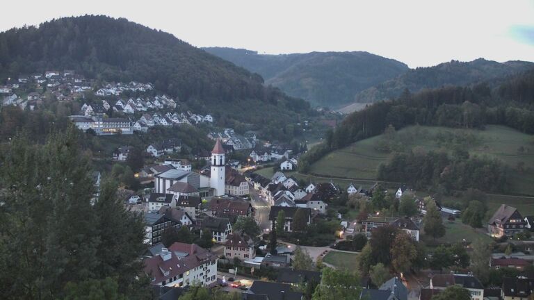 Dieses Bild zeigt eine Webcam-Aufnahme von Ottenhöfen, aufgenommen am Montag, den 05.10.2026 um 07:10 Uhr