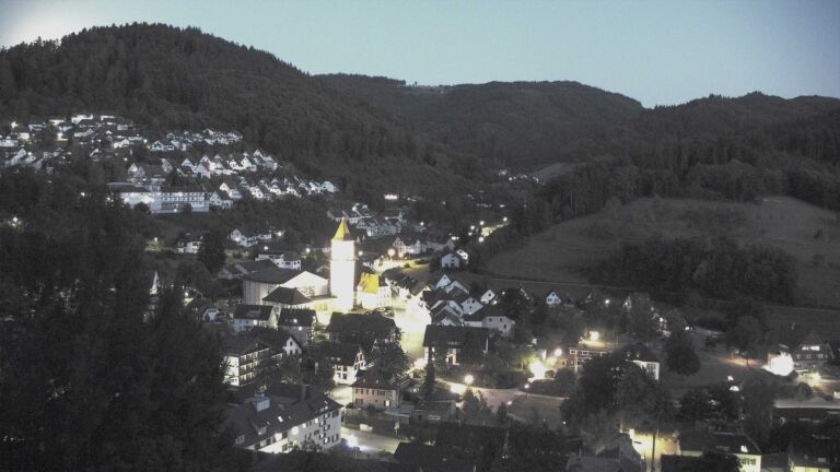 Dieses Bild zeigt eine Webcam-Aufnahme von Ottenhöfen, aufgenommen am Dienstag, den 28.07.2026 um 22:00 Uhr