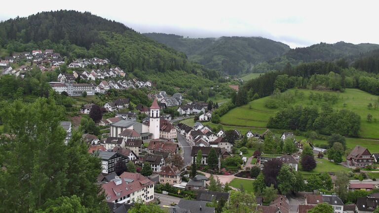 Dieses Bild zeigt eine Webcam-Aufnahme von Ottenhöfen, aufgenommen am Donnerstag, den 14.05.2026 um 07:30 Uhr
