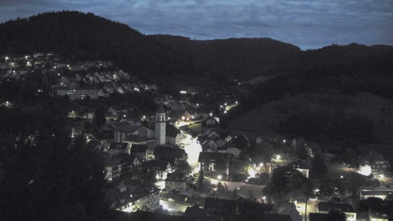Dieses Bild zeigt eine Webcam-Aufnahme von Ottenhöfen, aufgenommen am Sonntag, den 05.07.2026 um 04:30 Uhr