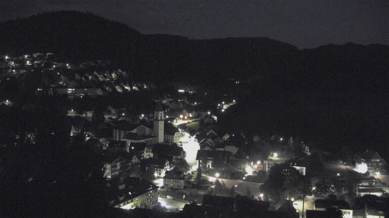 Dieses Bild zeigt eine Webcam-Aufnahme von Ottenhöfen, aufgenommen am Donnerstag, den 09.07.2026 um 04:00 Uhr