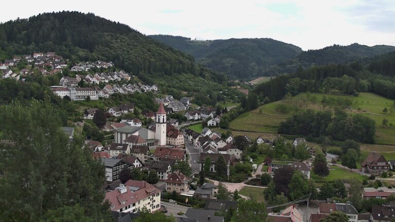 Dieses Bild zeigt eine Webcam-Aufnahme von Ottenhöfen, aufgenommen am Dienstag, den 30.06.2026 um 17:00 Uhr