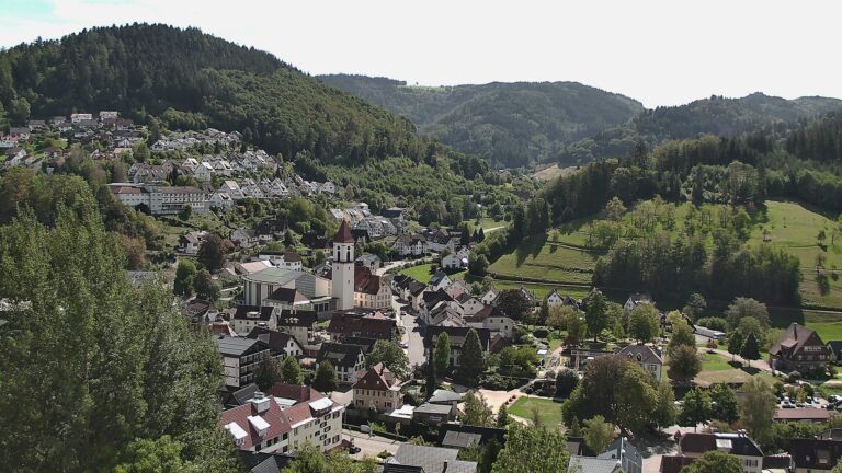 Dieses Bild zeigt eine Webcam-Aufnahme von Ottenhöfen, aufgenommen am Samstag, den 19.09.2026 um 13:20 Uhr