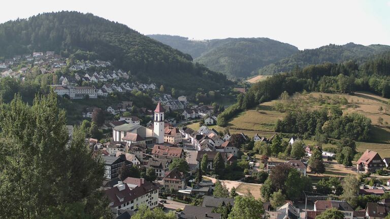 Dieses Bild zeigt eine Webcam-Aufnahme von Ottenhöfen, aufgenommen am Sonntag, den 02.08.2026 um 09:10 Uhr