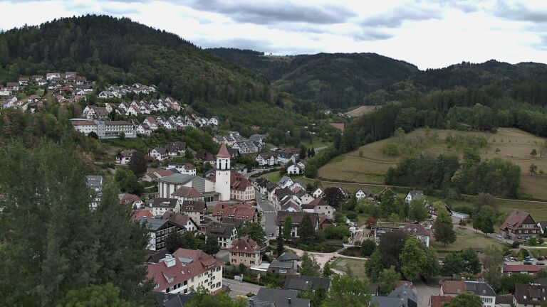 Dieses Bild zeigt eine Webcam-Aufnahme von Ottenhöfen, aufgenommen am Samstag, den 29.08.2026 um 15:20 Uhr