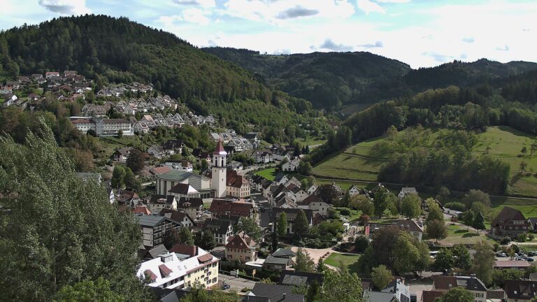 Dieses Bild zeigt eine Webcam-Aufnahme von Ottenhöfen, aufgenommen am Donnerstag, den 17.09.2026 um 15:10 Uhr