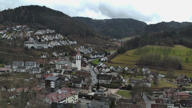 Dieses Bild zeigt eine Webcam-Aufnahme von Ottenhöfen, aufgenommen am Freitag, den 13.02.2026 um 12:20 Uhr