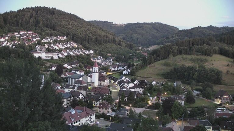 Dieses Bild zeigt eine Webcam-Aufnahme von Ottenhöfen, aufgenommen am Mittwoch, den 08.07.2026 um 22:00 Uhr