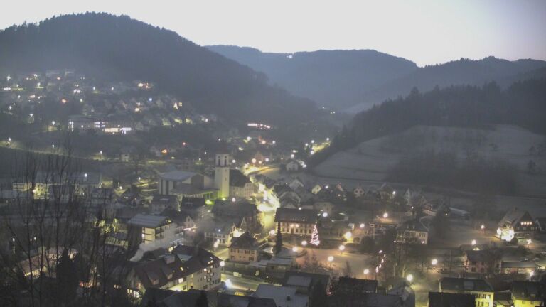 Dieses Bild zeigt eine Webcam-Aufnahme von Ottenhöfen, aufgenommen am Samstag, den 27.12.2025 um 07:30 Uhr