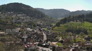 Dieses Bild zeigt eine Webcam-Aufnahme von Ottenhöfen, aufgenommen am Samstag, den 11.04.2026 um 13:00 Uhr