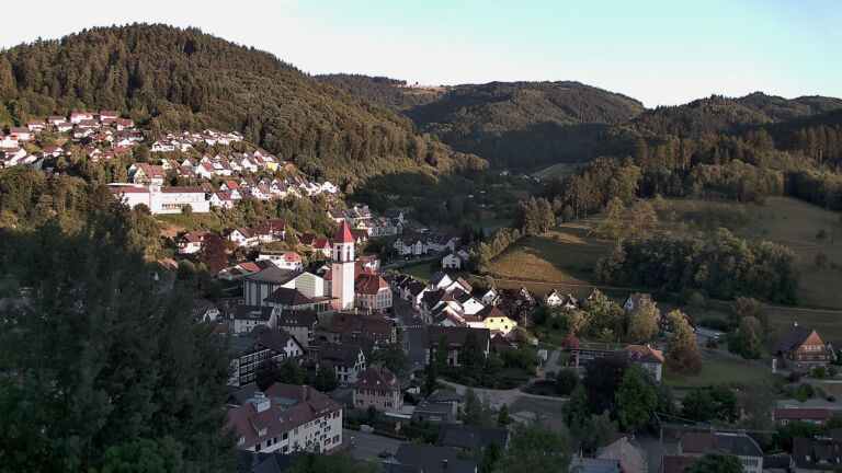 Dieses Bild zeigt eine Webcam-Aufnahme von Ottenhöfen, aufgenommen am Sonntag, den 12.07.2026 um 20:40 Uhr