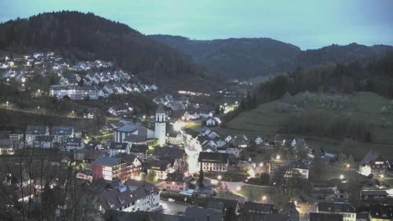 Dieses Bild zeigt eine Webcam-Aufnahme von Ottenhöfen, aufgenommen am Samstag, den 11.04.2026 um 20:40 Uhr