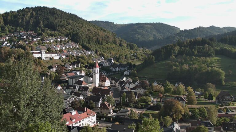 Dieses Bild zeigt eine Webcam-Aufnahme von Ottenhöfen, aufgenommen am Samstag, den 03.10.2026 um 17:20 Uhr