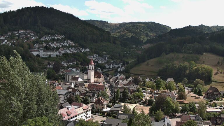 Dieses Bild zeigt eine Webcam-Aufnahme von Ottenhöfen, aufgenommen am Mittwoch, den 19.08.2026 um 15:00 Uhr