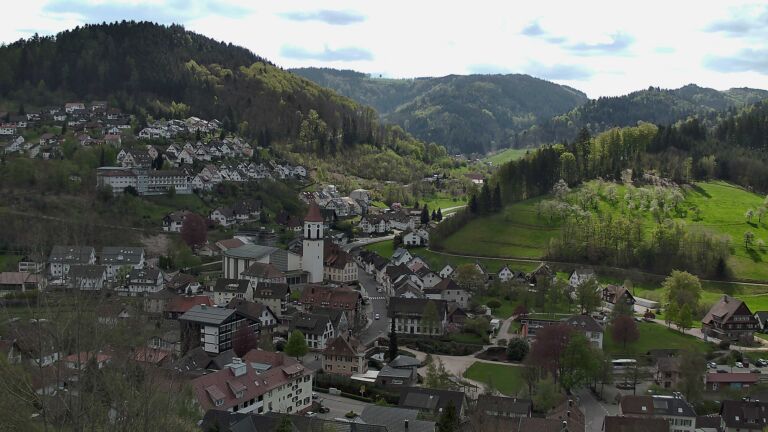 Dieses Bild zeigt eine Webcam-Aufnahme von Ottenhöfen, aufgenommen am Freitag, den 17.04.2026 um 12:40 Uhr