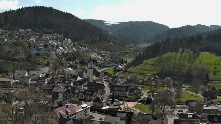 Dieses Bild zeigt eine Webcam-Aufnahme von Ottenhöfen, aufgenommen am Donnerstag, den 02.04.2026 um 14:10 Uhr