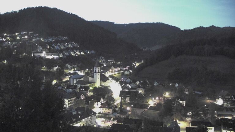 Dieses Bild zeigt eine Webcam-Aufnahme von Ottenhöfen, aufgenommen am Donnerstag, den 15.10.2026 um 07:00 Uhr